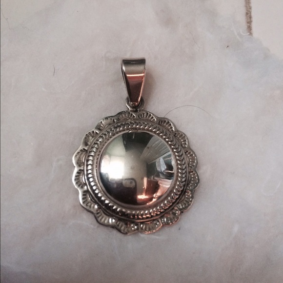 Sterling round pendant by Penelope - Picture 1 of 1