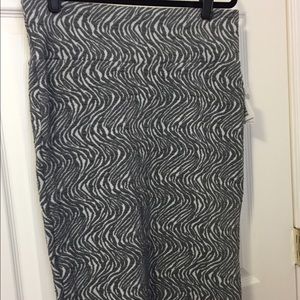 BNWT LuLaRoe Cassie skirt size L