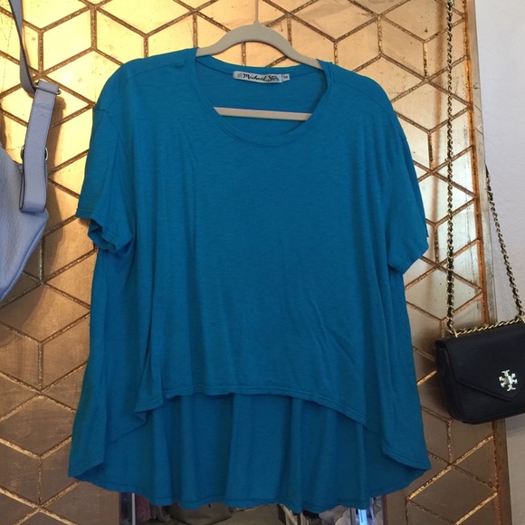 Like new high-low turquoise crop top