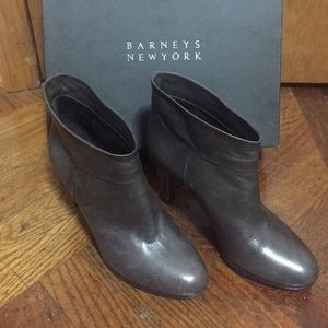 Ankle grey boots