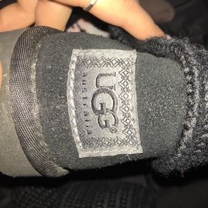 Black knitted uggs