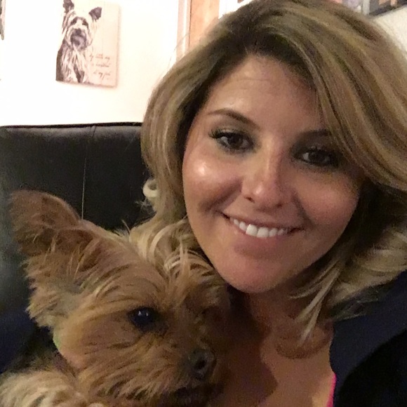 Meet your Posher, Jennifer