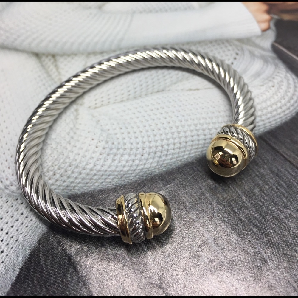 ⏰HOT SALE⏰Rhodium/18k Gold Plated Open End Cuff - Picture 6 of 8