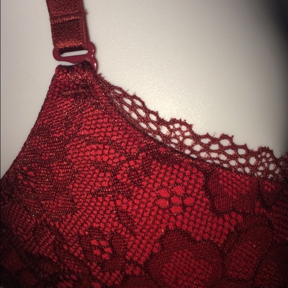 Ambrielle sexy red bra - Picture 2 of 3