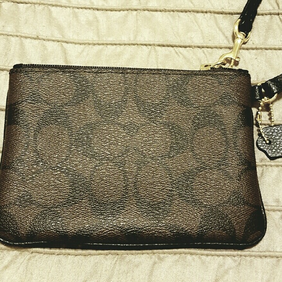 Authentic Coach wristlet - Picture 3 of 3