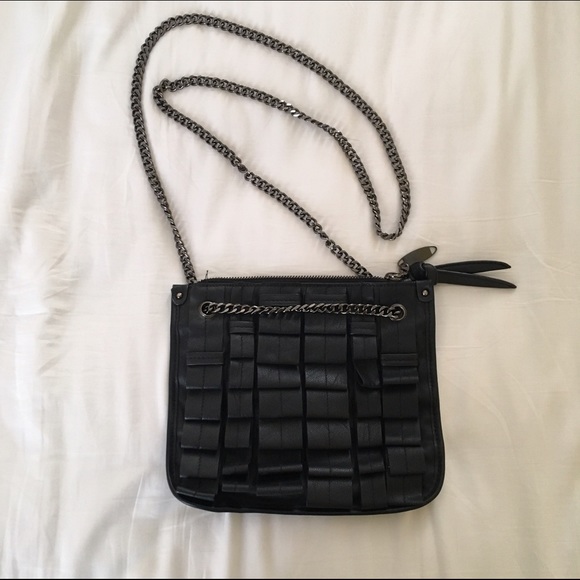 Kenneth Cole Reaction Black Front Ruffle Bag - Picture 2 of 4