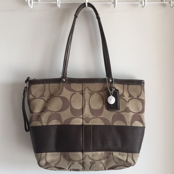 Coach Handbags - 100% authentic Coach bag 💕💕💕