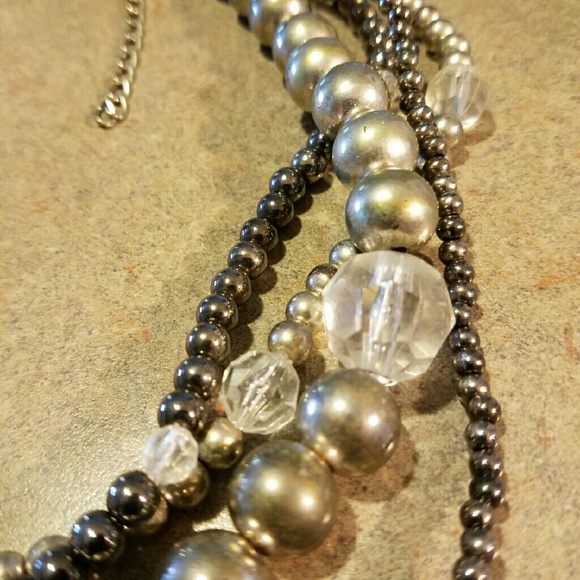 Multi strand beaded necklace - Picture 2 of 2