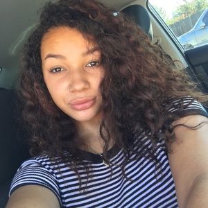 Meet your Posher, Monique