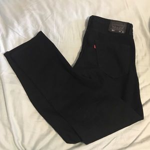 Black men's Levi's jeans