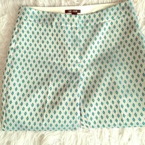 Nic+Zoe embroidered dressy pants size 4