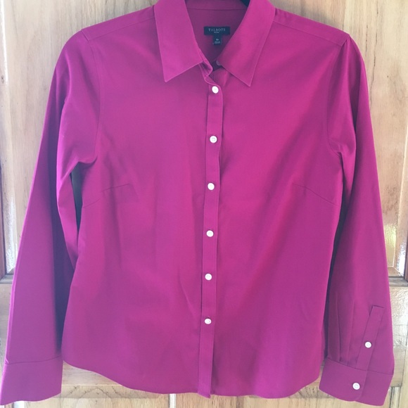 ❌ SOLD ❌ Talbots wrinkle free bottom down shirt