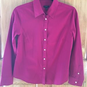 ❌ SOLD ❌ Talbots wrinkle free bottom down shirt