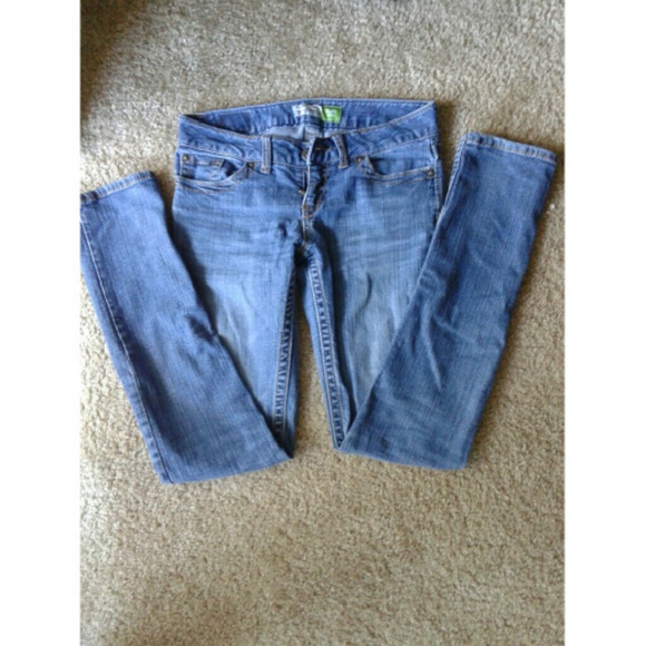 🔥MOVING SALE🔥 (1/2) Aeropostale Blue Jeans - Picture 2 of 3