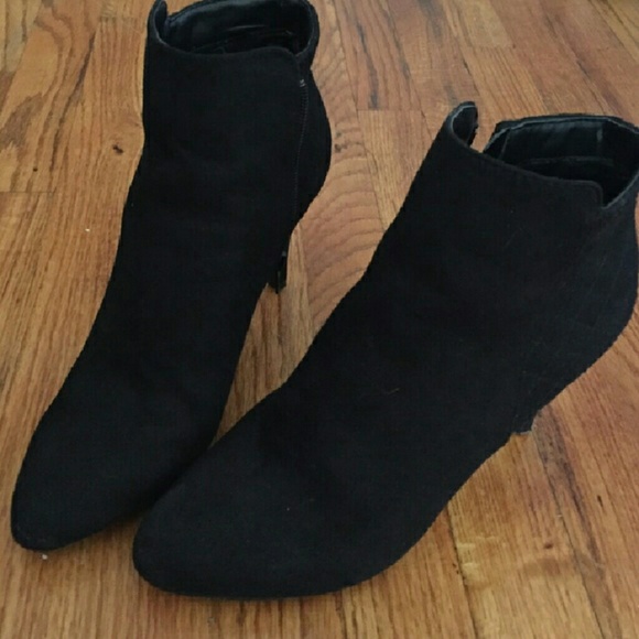Shoes - DexFlex comfort heels Sz 9
