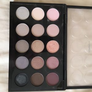 MAC cool neutral eyeshadow set