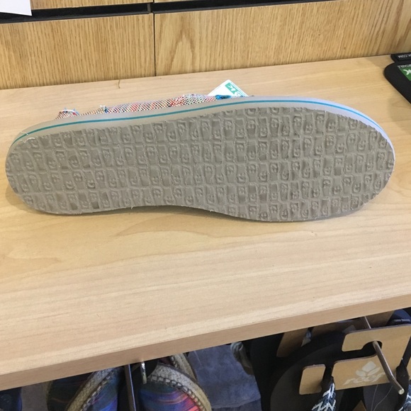 Sanuk Sidewalk Surfers - Picture 3 of 4