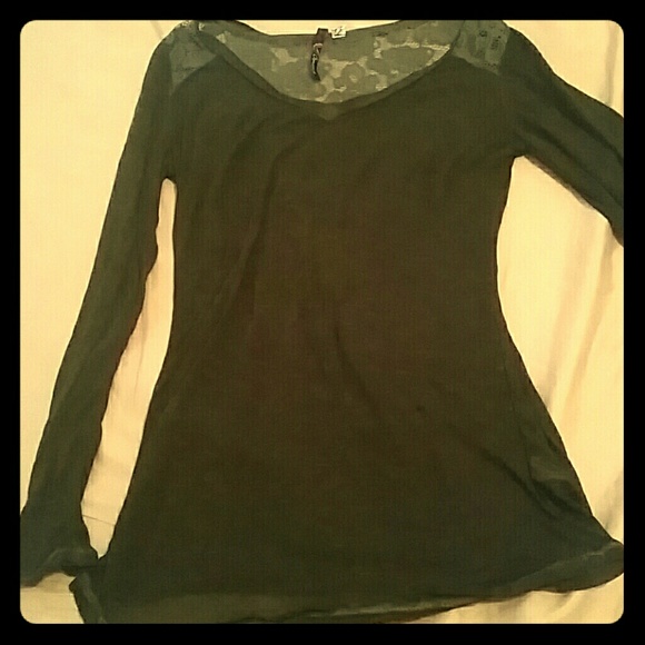 Light long sleeve shirt