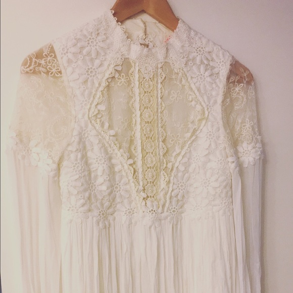Free People White lace mini dress 🌻