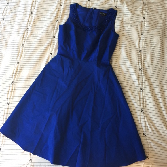Tahari Dresses & Skirts - Beautiful royal blue Tahari dress💙