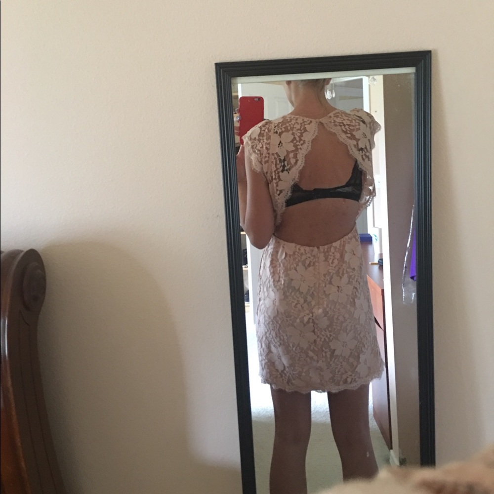 Gorgeous light pink lace dress! - Picture 7 of 7