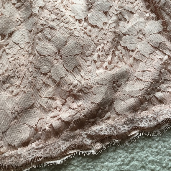 Gorgeous light pink lace dress! - Picture 2 of 7