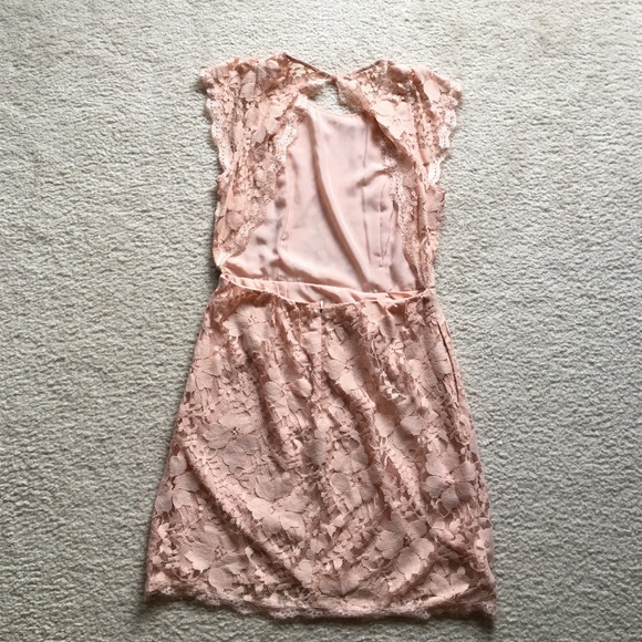 Gorgeous light pink lace dress! - Picture 3 of 7