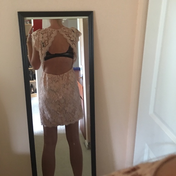 Gorgeous light pink lace dress! - Picture 6 of 7