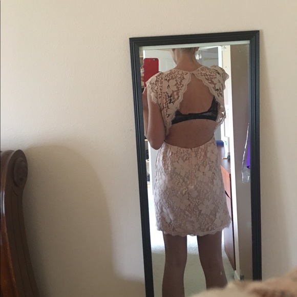 Gorgeous light pink lace dress! - Picture 7 of 7