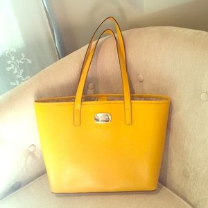 Michael Kors Jet Set Shoulder Bag