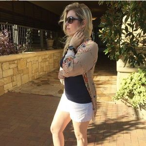 Meet your Posher, Dina