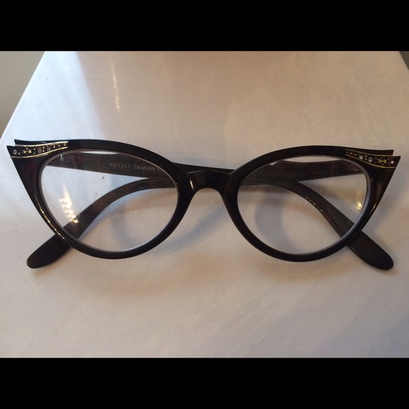 Cat eye glasses