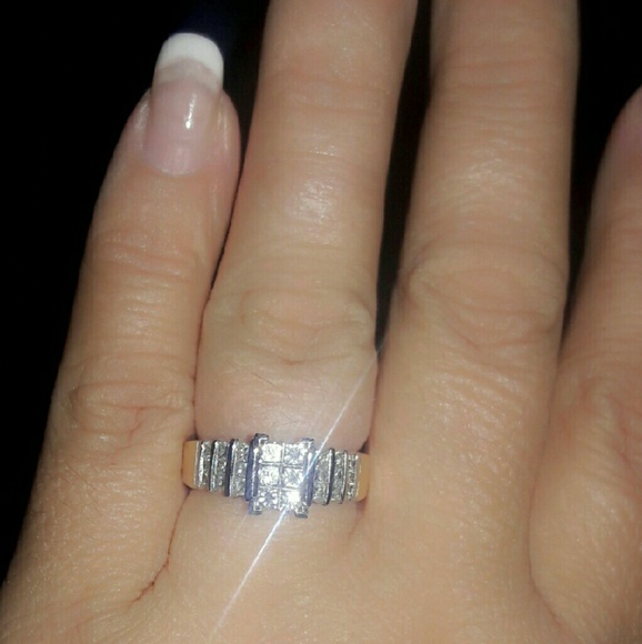 SOLD!!!!.....Diamond engagement ring