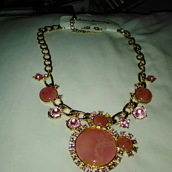 ROSE PINK NECKLACE