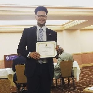 Meet your Posher, Dennis