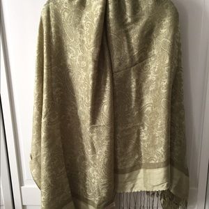 Green pashmina.