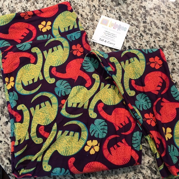 LuLaRoe Pants - NEW Lularoe TC Tall Curvy Dinosaur Leggings Purple