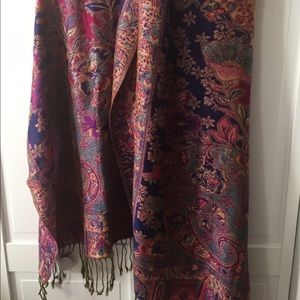 Multicolored pashmina