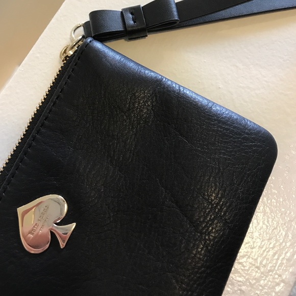 Never used!! Kate Spade wristlet. - Picture 3 of 4