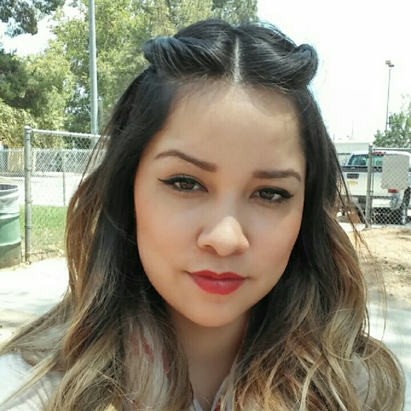 Meet your Posher, Betsabeth - Picture 1 of 1