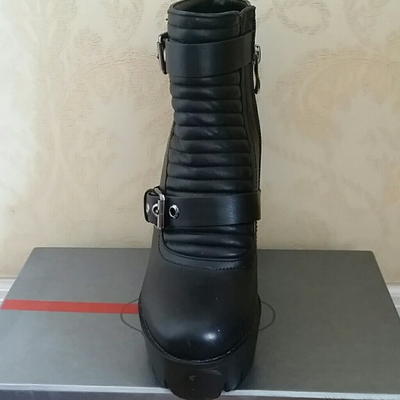 Boots - Picture 2 of 4
