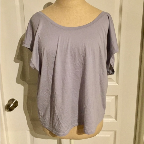 NWOT Lilac Fabletics tee