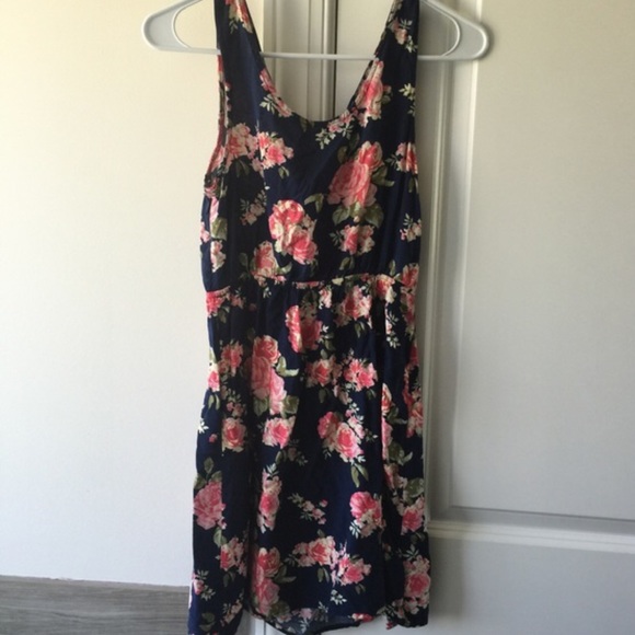 Floral Navy Keyhole Back dress