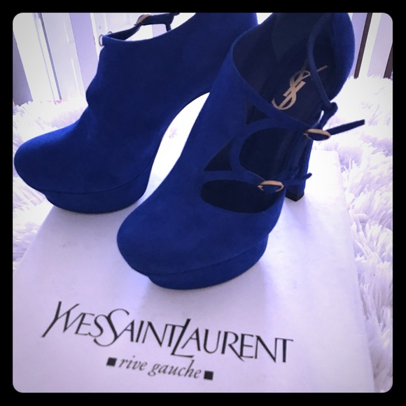 Yves Saint Laurent Shoes - Never worn ySL 105 pumps