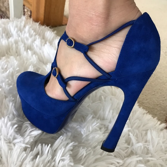 Never worn ySL 105 pumps - Picture 3 of 4