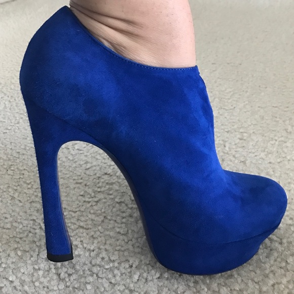 Never worn ySL 105 pumps - Picture 4 of 4