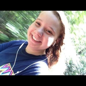 Meet your Posher, Courtney