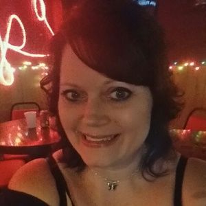 Meet your Posher, Leandra