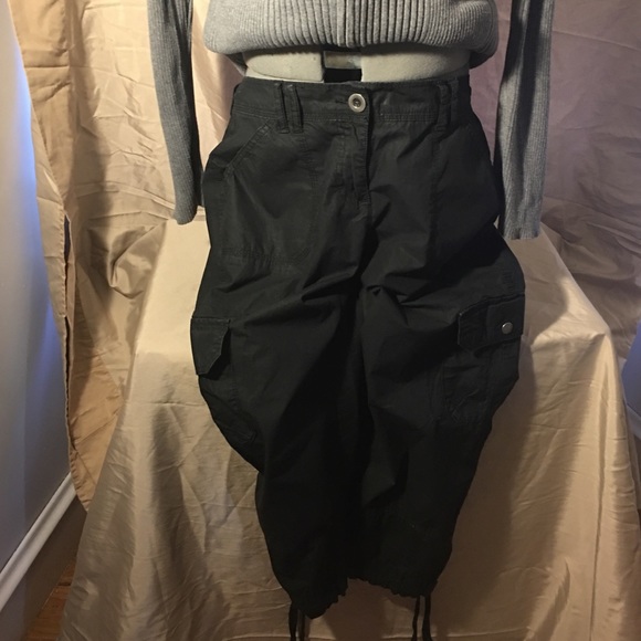 Tommy Hilfiger cargo pants 3/4 length worn 1x