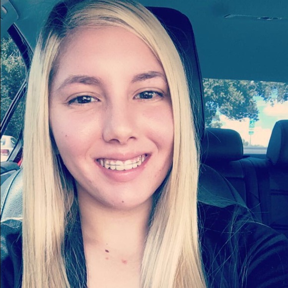 Meet your Posher, Adrianna